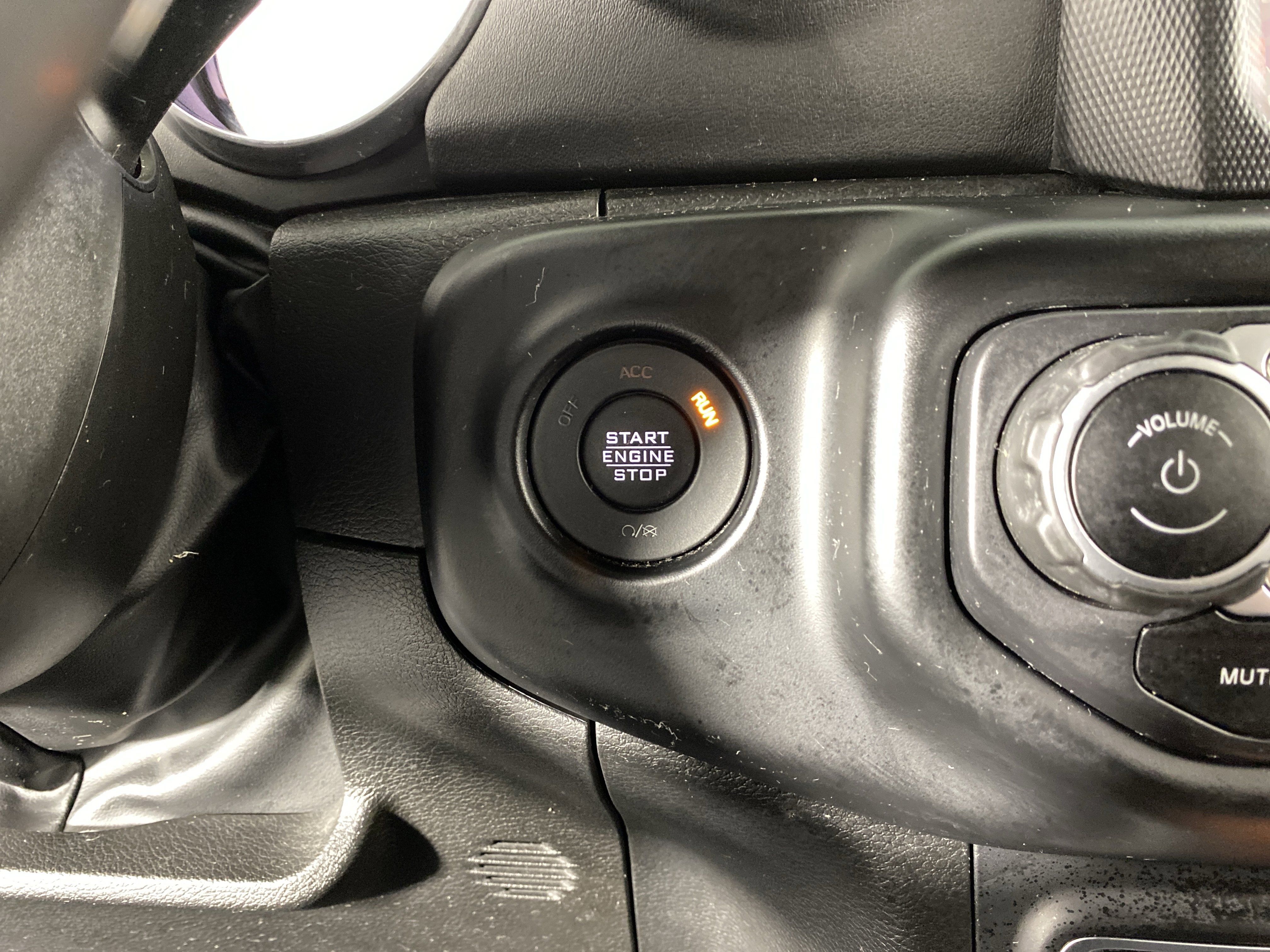 Used 2023 Jeep Wrangler Sahara w/ Cold Weather Group image 27