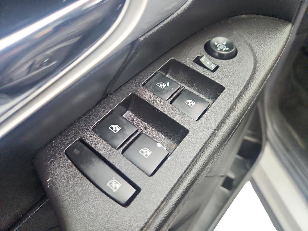 Used 2017 GMC Terrain SLE image 16