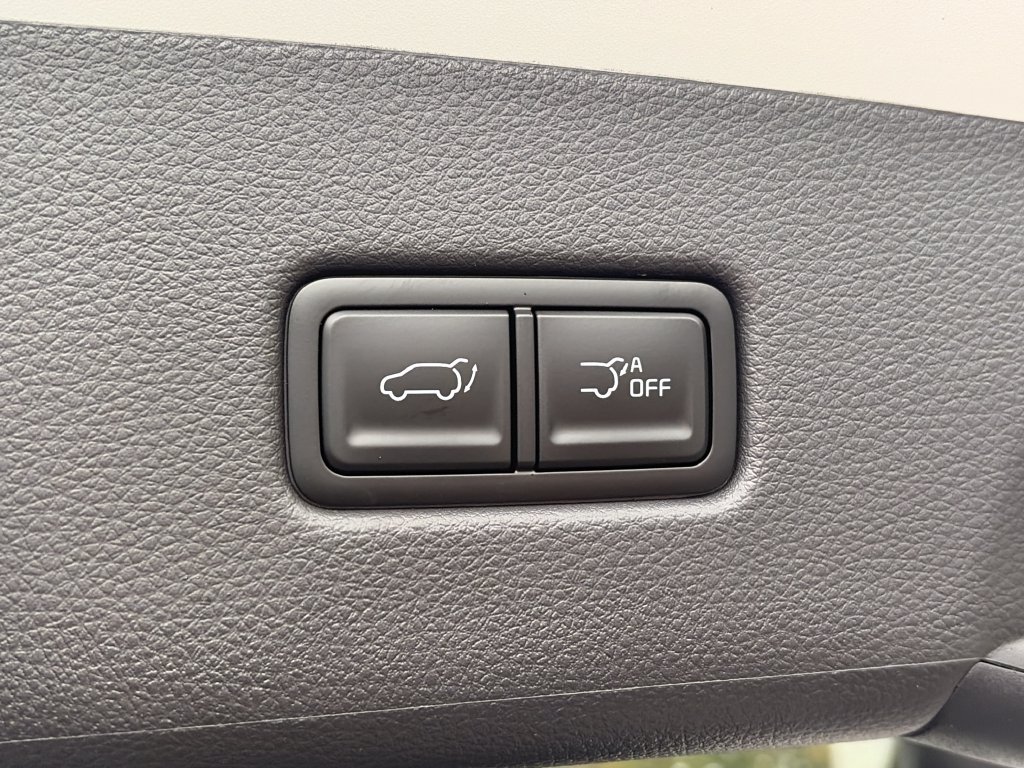 New 2027 Kia Carnival EX FWD image 8