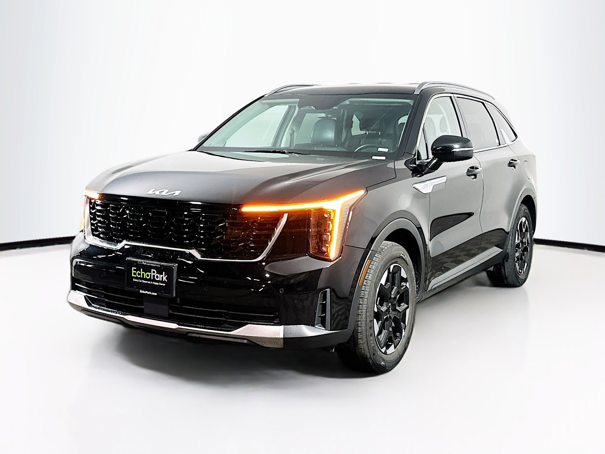 Used 2024 Kia Sorento S image 3