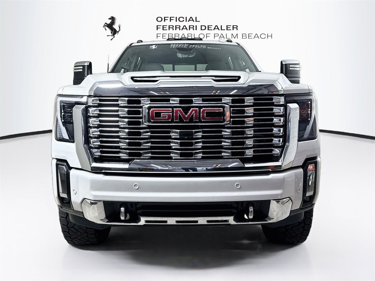 Used 2024 GMC Sierra 2500 Denali w/ Denali Reserve Package AWD/4WD image 2