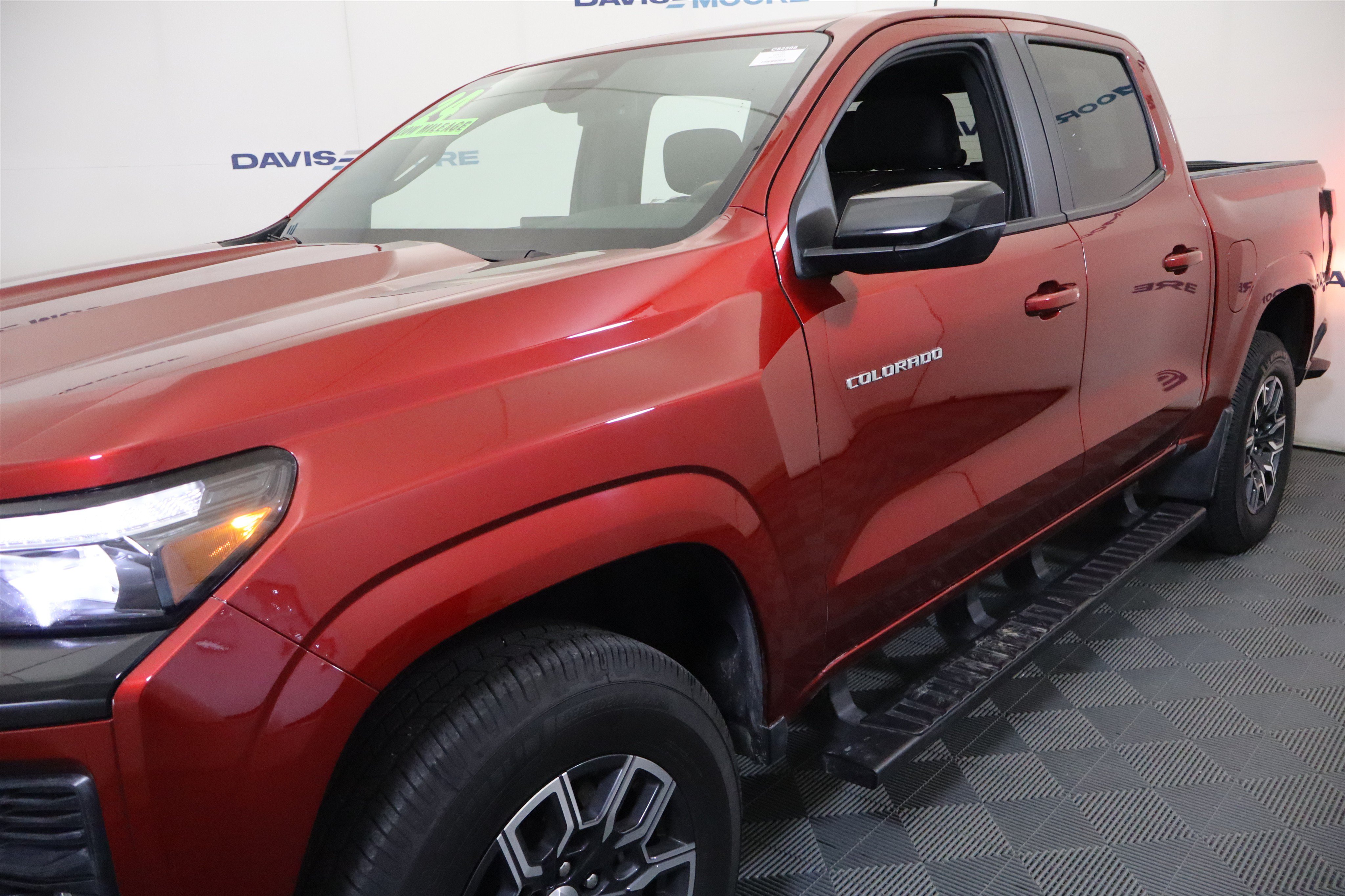 Used 2024 Chevrolet Colorado Z71 w/ Z71 Convenience Package 2 AWD/4WD image 13