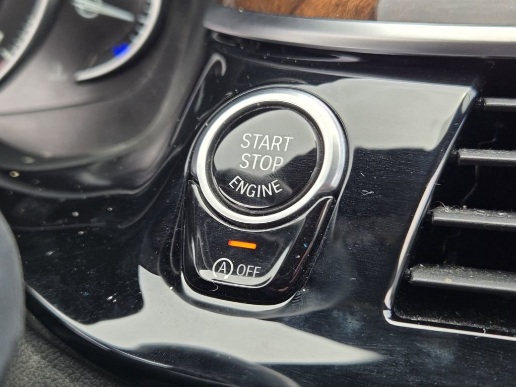Used 2019 BMW 530i xDrive AWD/4WD image 27