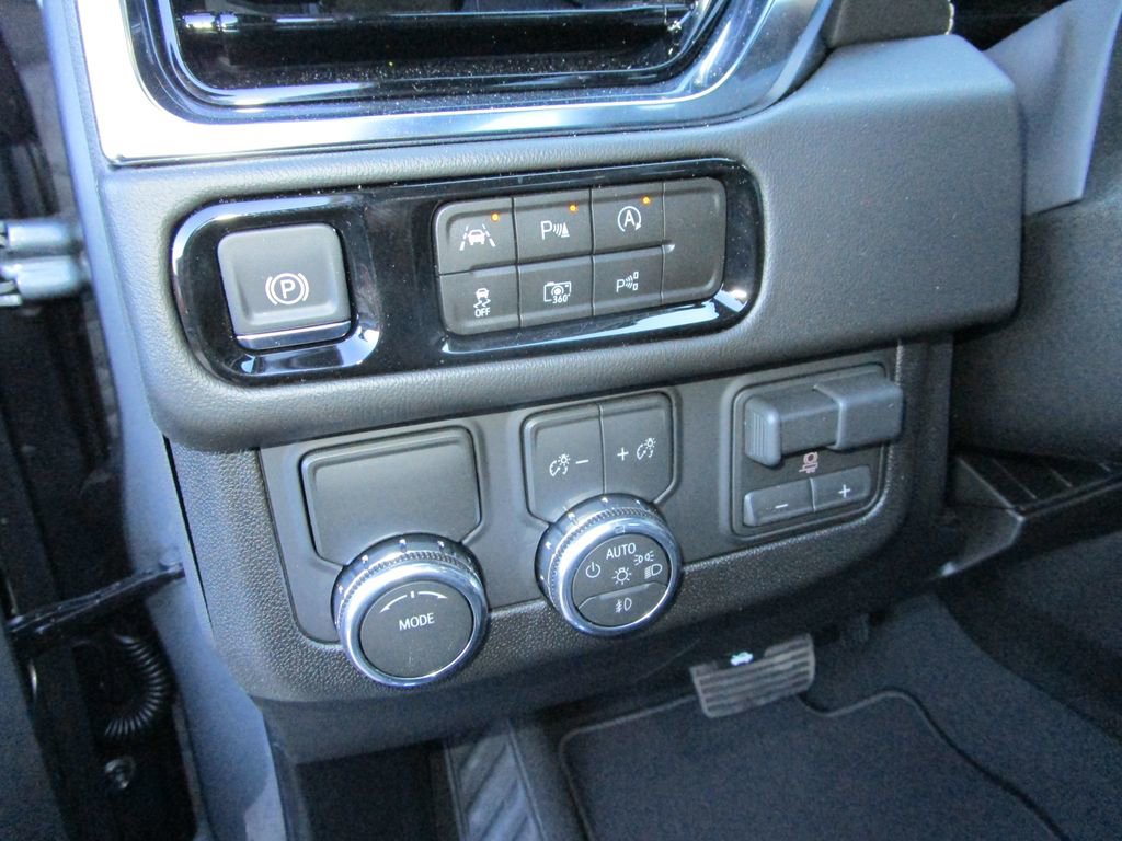 New 2026 GMC Yukon XL Elevation w/ Elevation Premium Package image 28