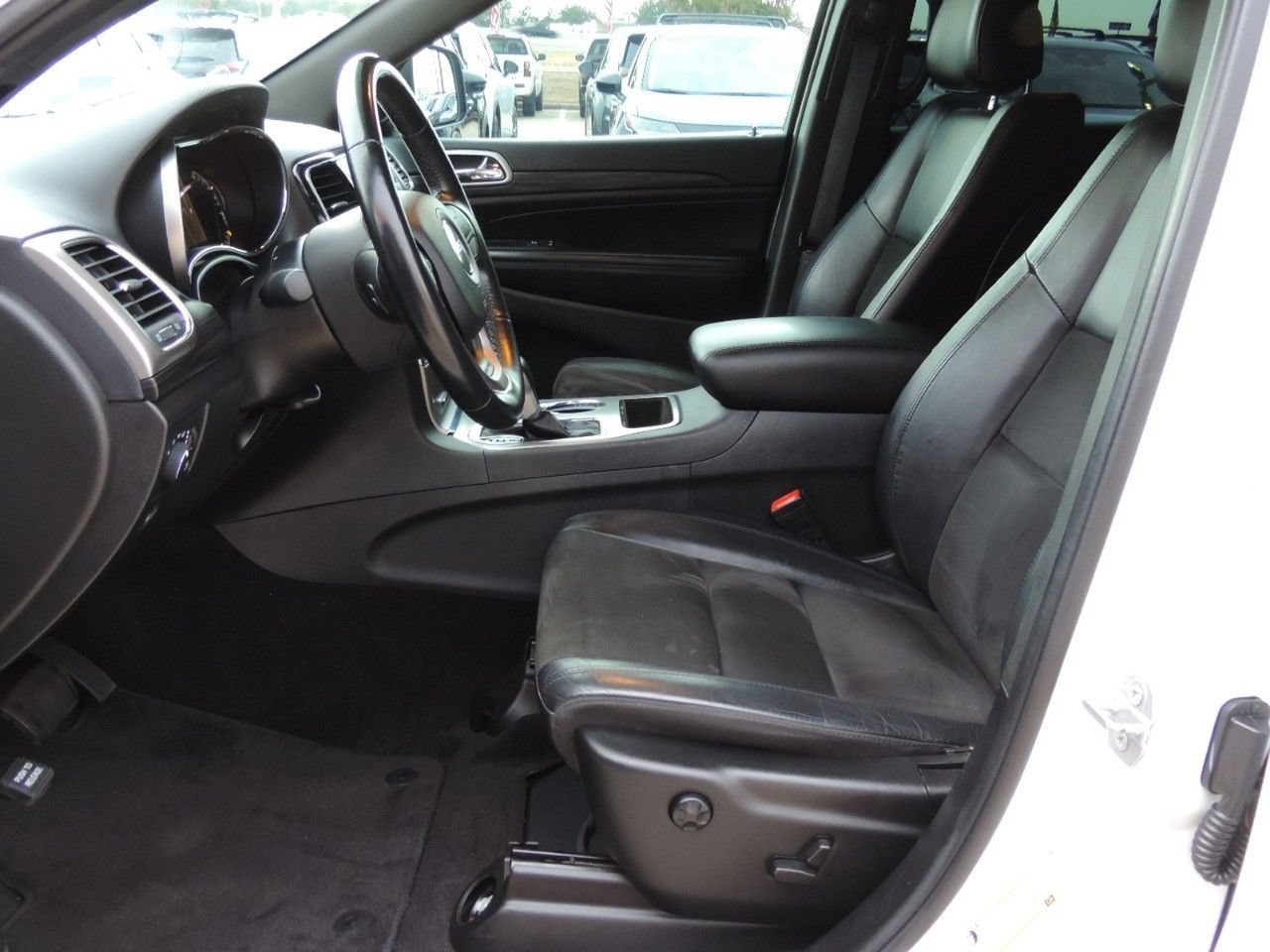 Used 2021 Jeep Grand Cherokee Laredo X AWD/4WD image 19
