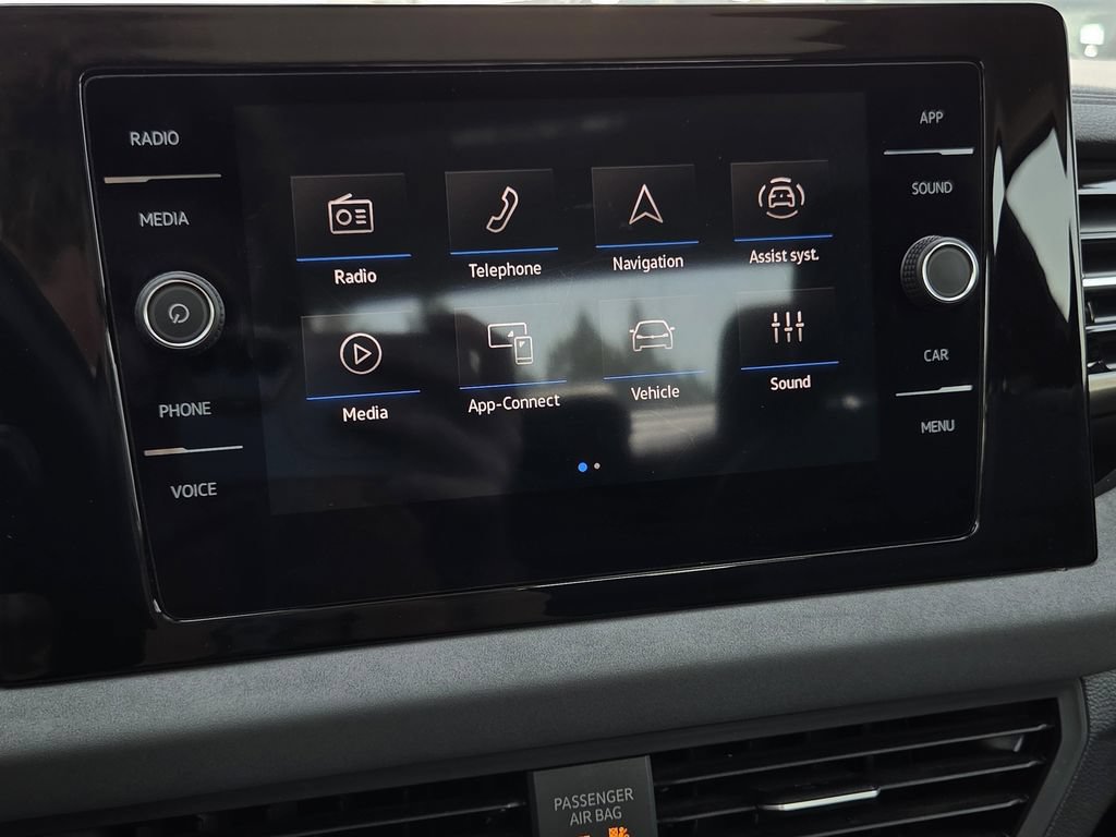 Used 2025 Volkswagen Jetta SE FWD image 11