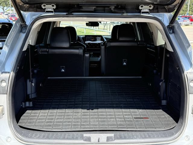 Used 2021 Toyota Highlander Platinum AWD/4WD image 32