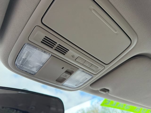 Used 2016 Honda Odyssey SE image 25