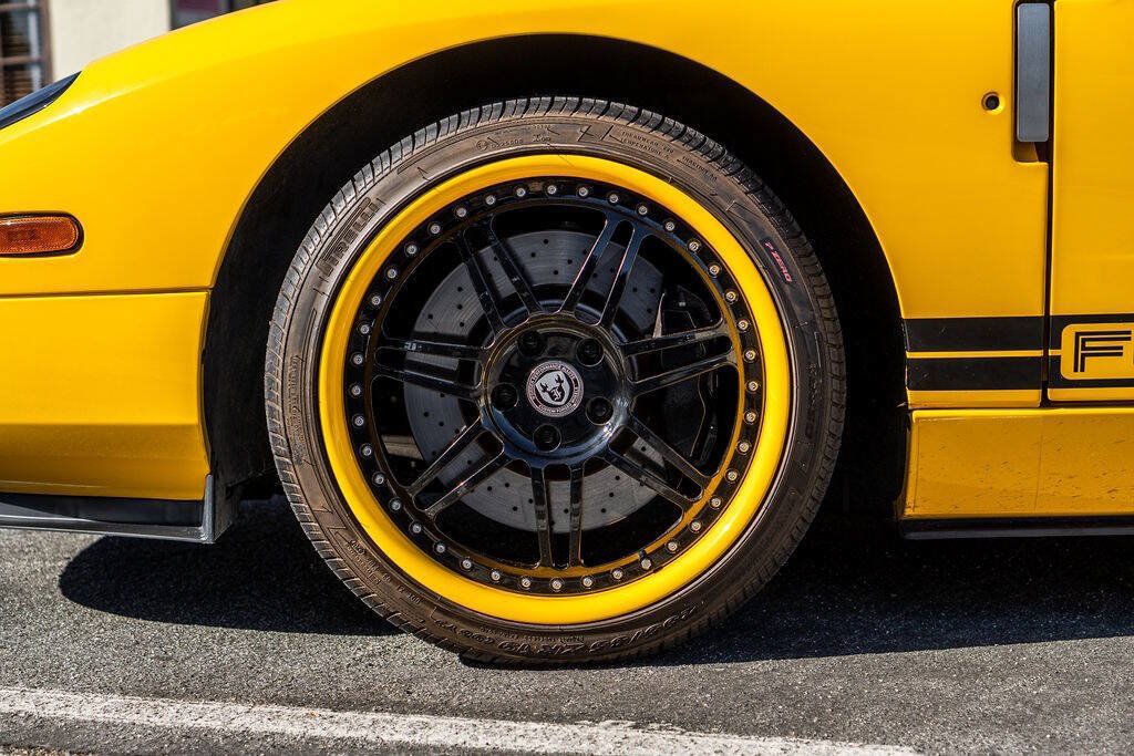 Used 2006 Ford GT RWD image 27