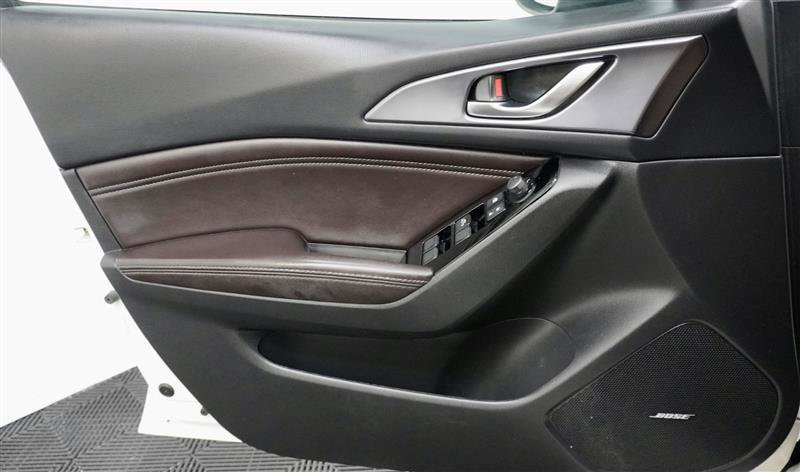 Used 2017 MAZDA MAZDA3 Grand Touring w/ Premium Equipment Package FWD image 33