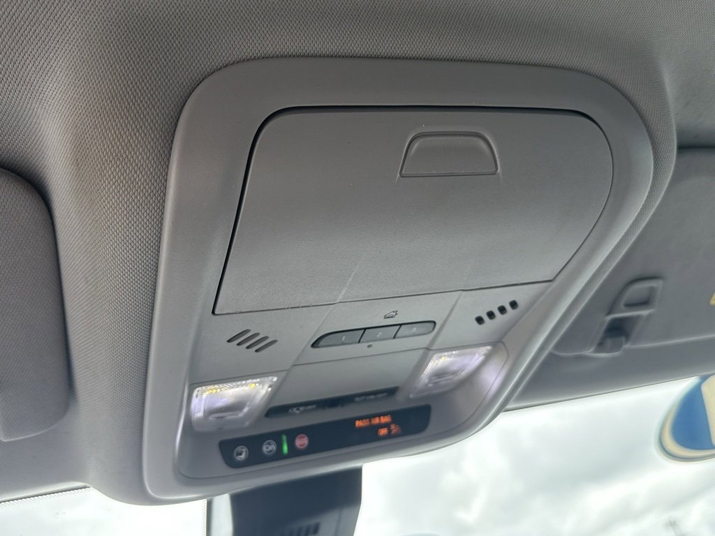 Used 2021 GMC Terrain SLT image 29