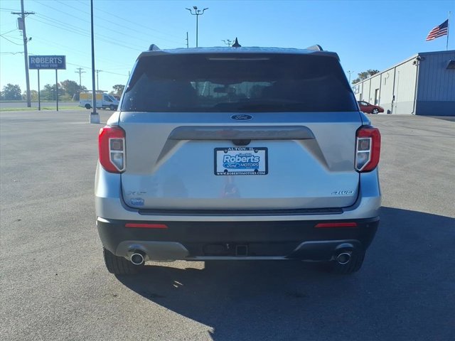 Certified 2023 Ford Explorer XLT w/ Equipment Group 202A image 4