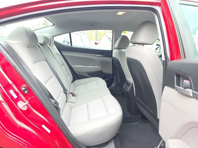 Used 2017 Hyundai Elantra SE image 25