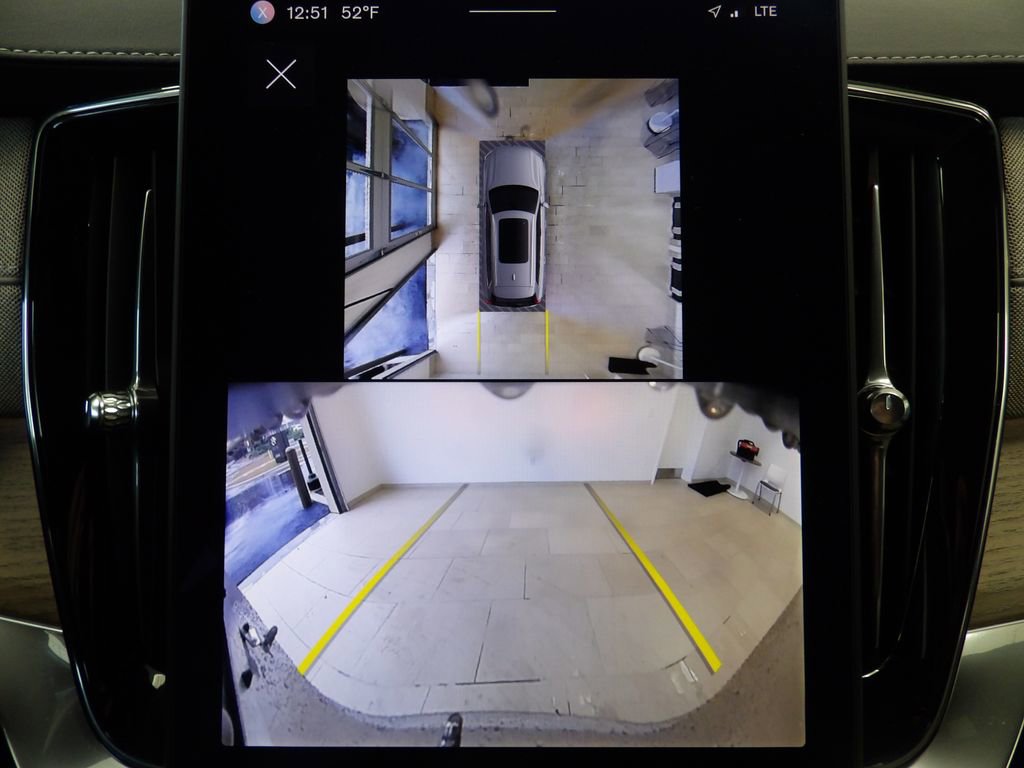 Certified 2025 Volvo XC90 T8 Plus image 22