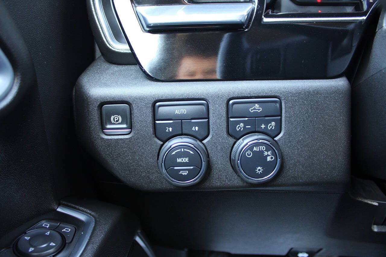 Used 2025 Chevrolet Silverado 1500 LT AWD/4WD image 17