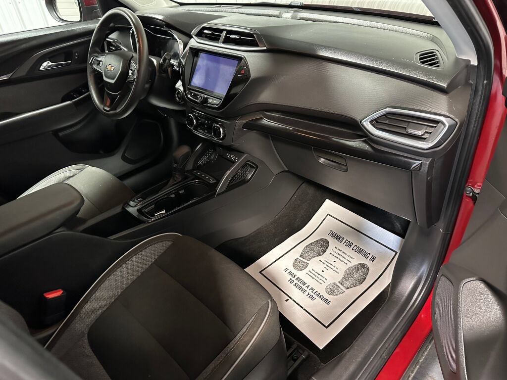 Used 2022 Chevrolet TrailBlazer LT w/ LPO, Blackout Package image 7