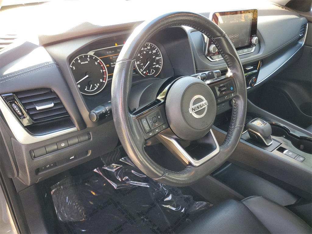 Certified 2021 Nissan Rogue SV w/ Premium Package image 18