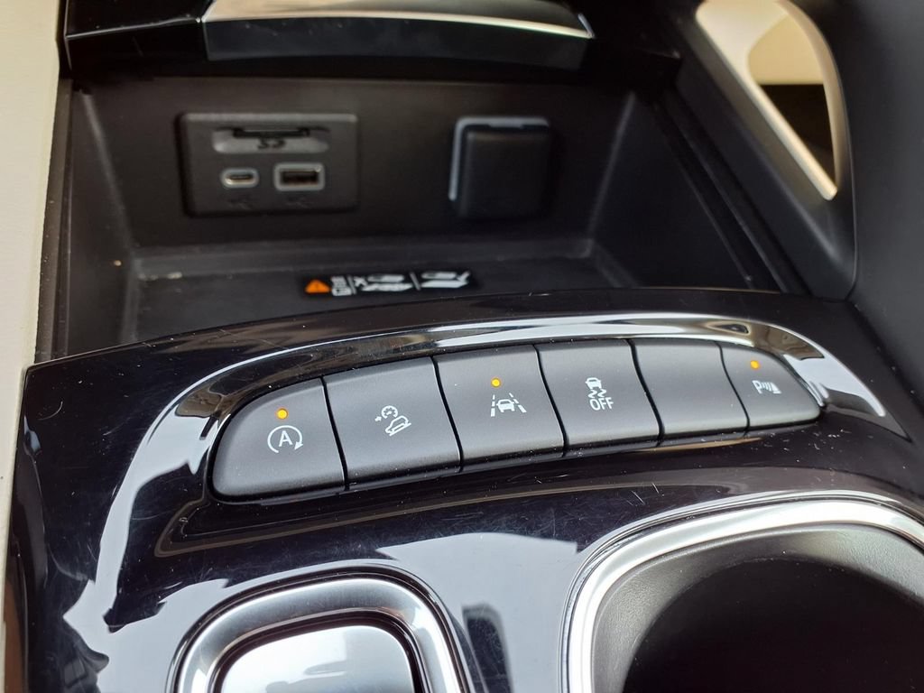 Used 2022 Buick Envision Avenir w/ Safety Package AWD/4WD image 11