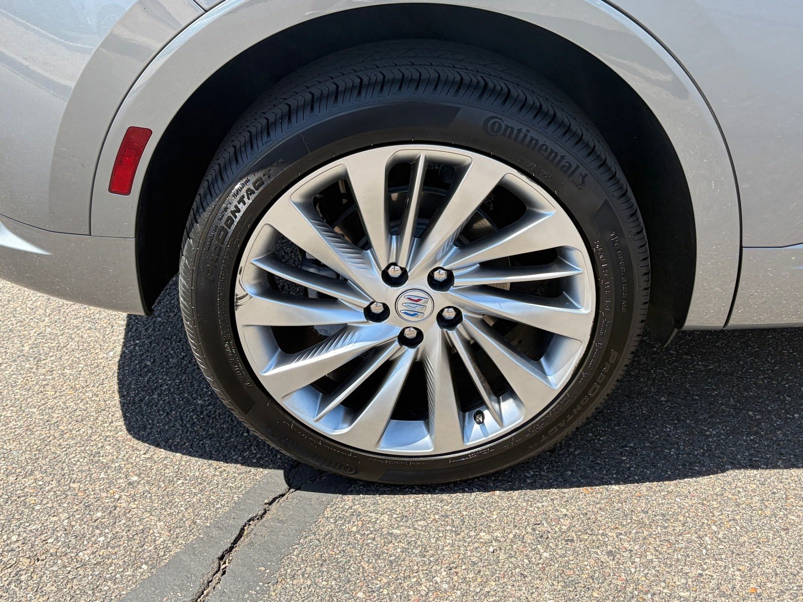 Used 2025 Buick Envision Avenir AWD/4WD image 9