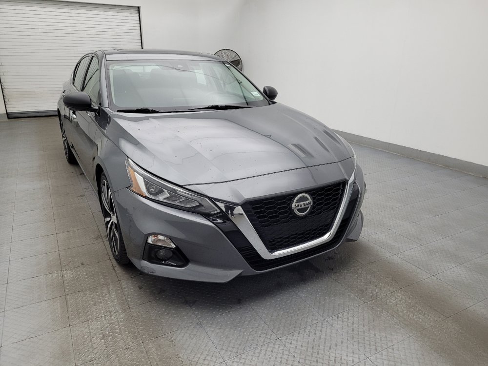 Used 2020 Nissan Altima 2.0 Platinum FWD image 14