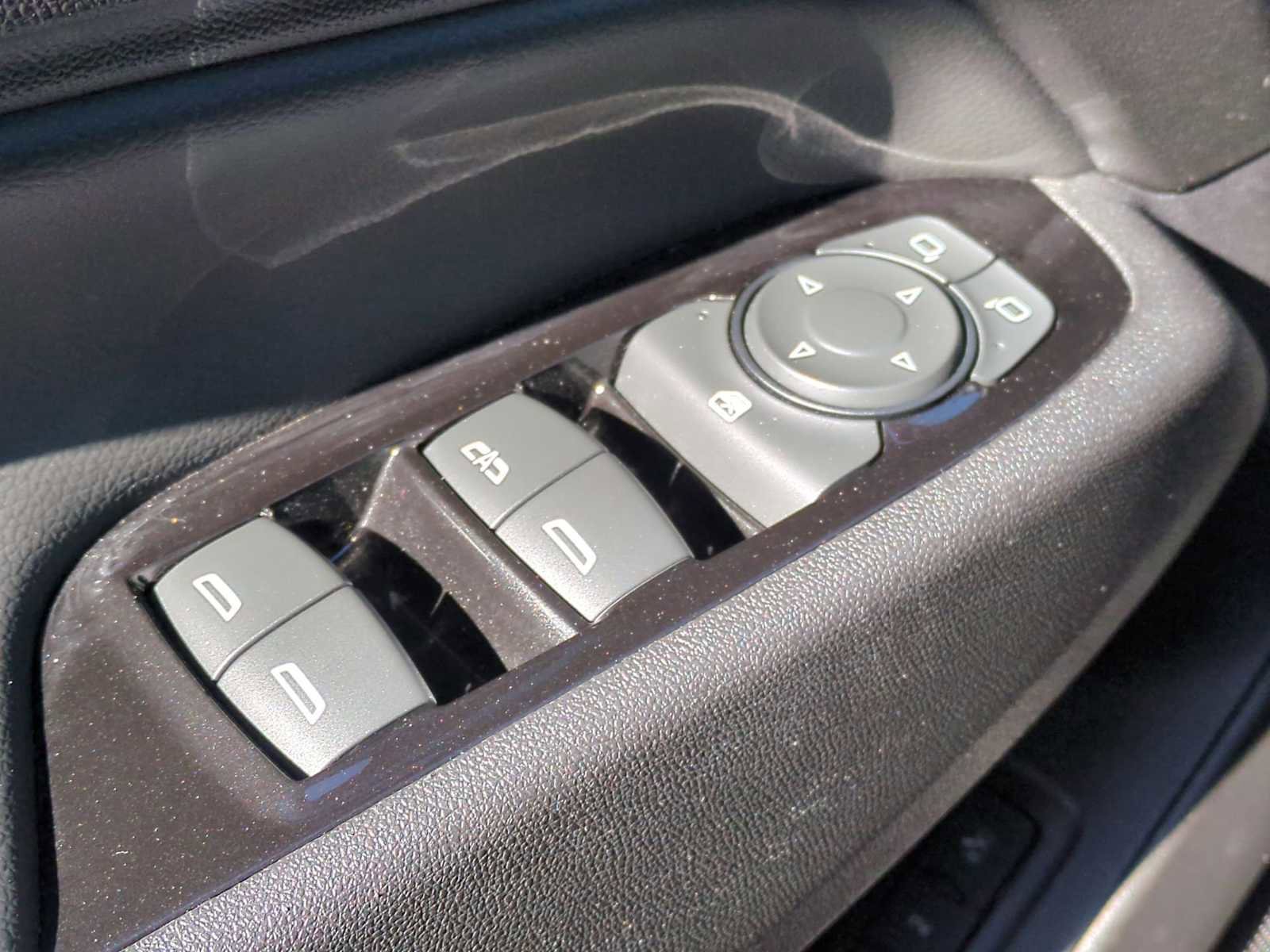 Used 2022 Chevrolet Equinox Premier image 24