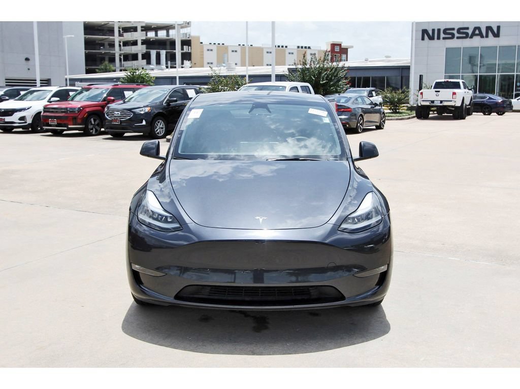 Used 2024 Tesla Model Y Long Range AWD/4WD image 2
