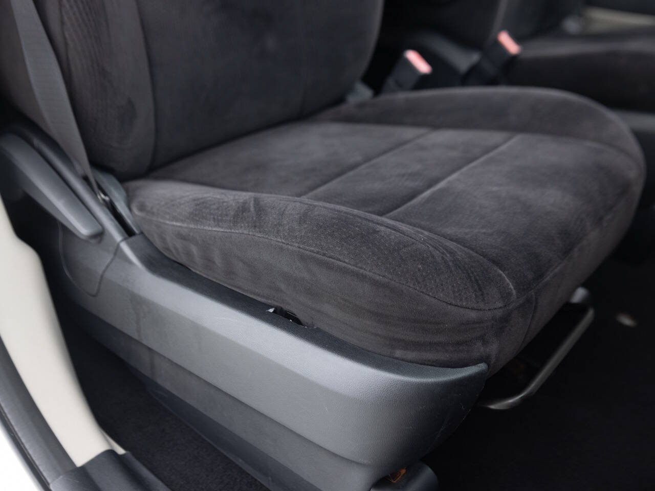 Used 2011 Dodge Grand Caravan Express FWD image 27