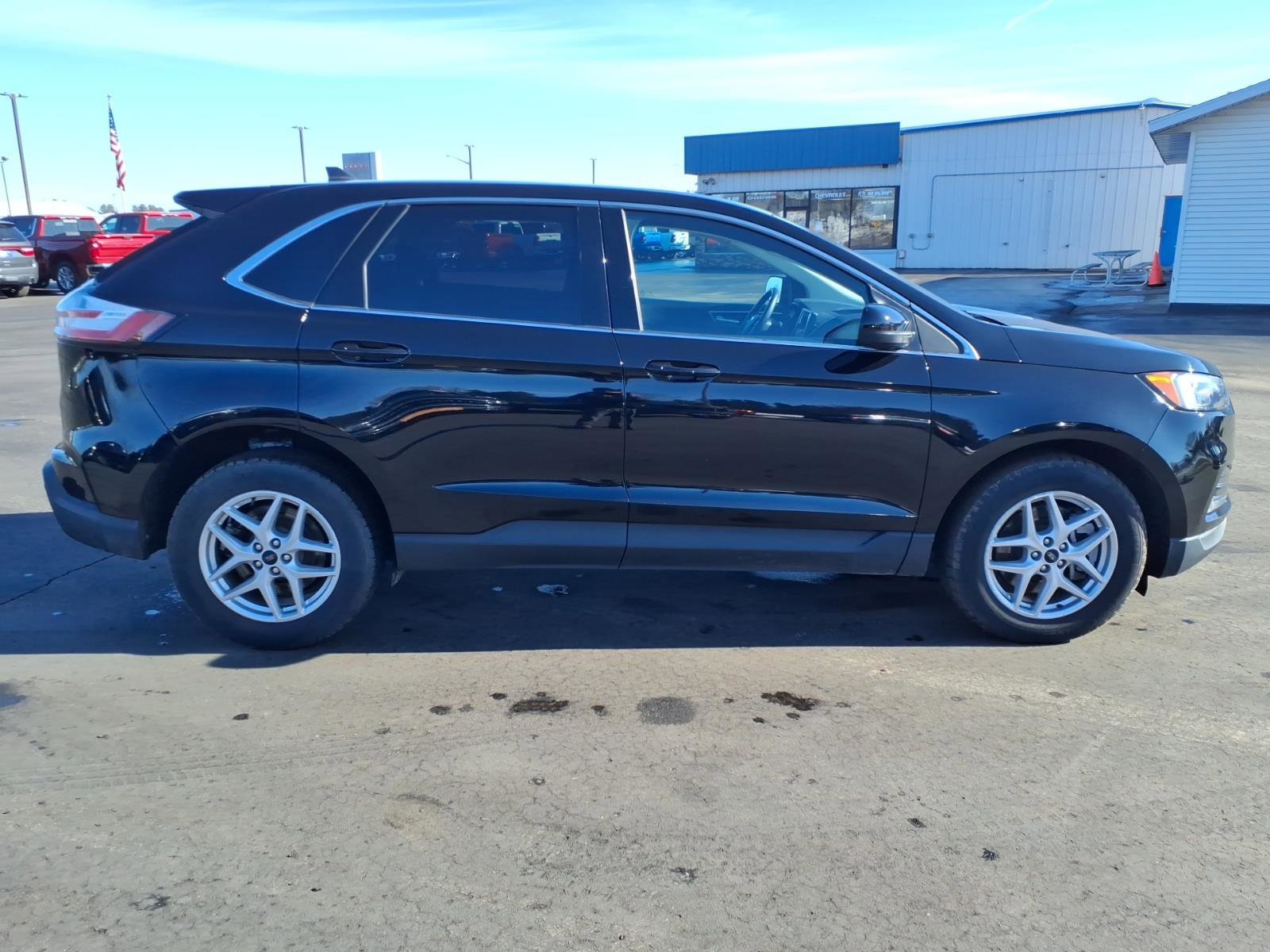 Used 2022 Ford Edge SEL w/ Convenience Package image 7