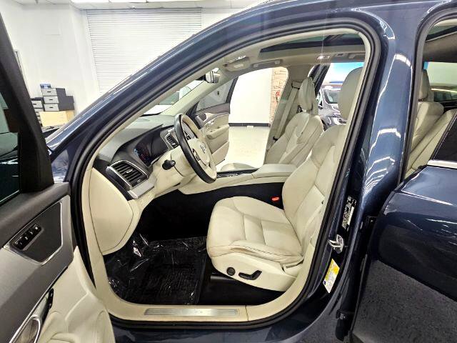 Used 2021 Volvo XC90 T5 Momentum w/ Climate Package image 11