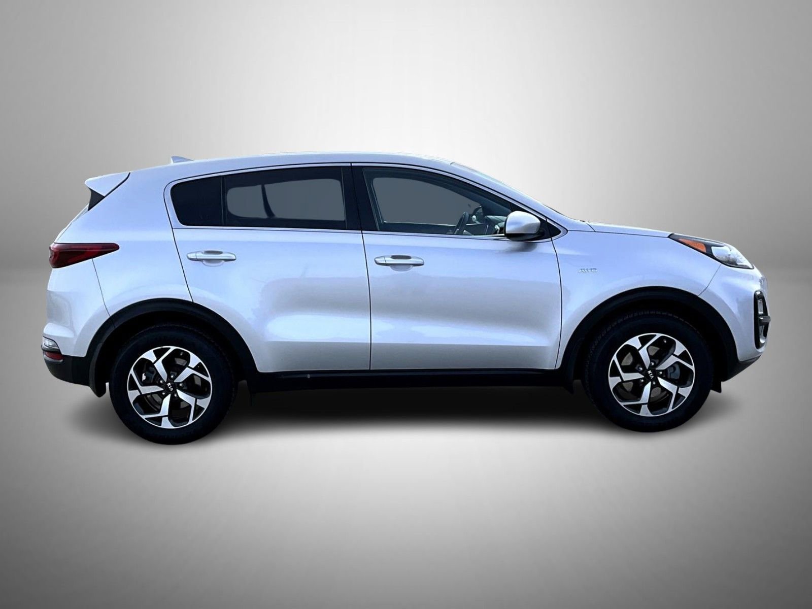 Used 2020 Kia Sportage LX image 4