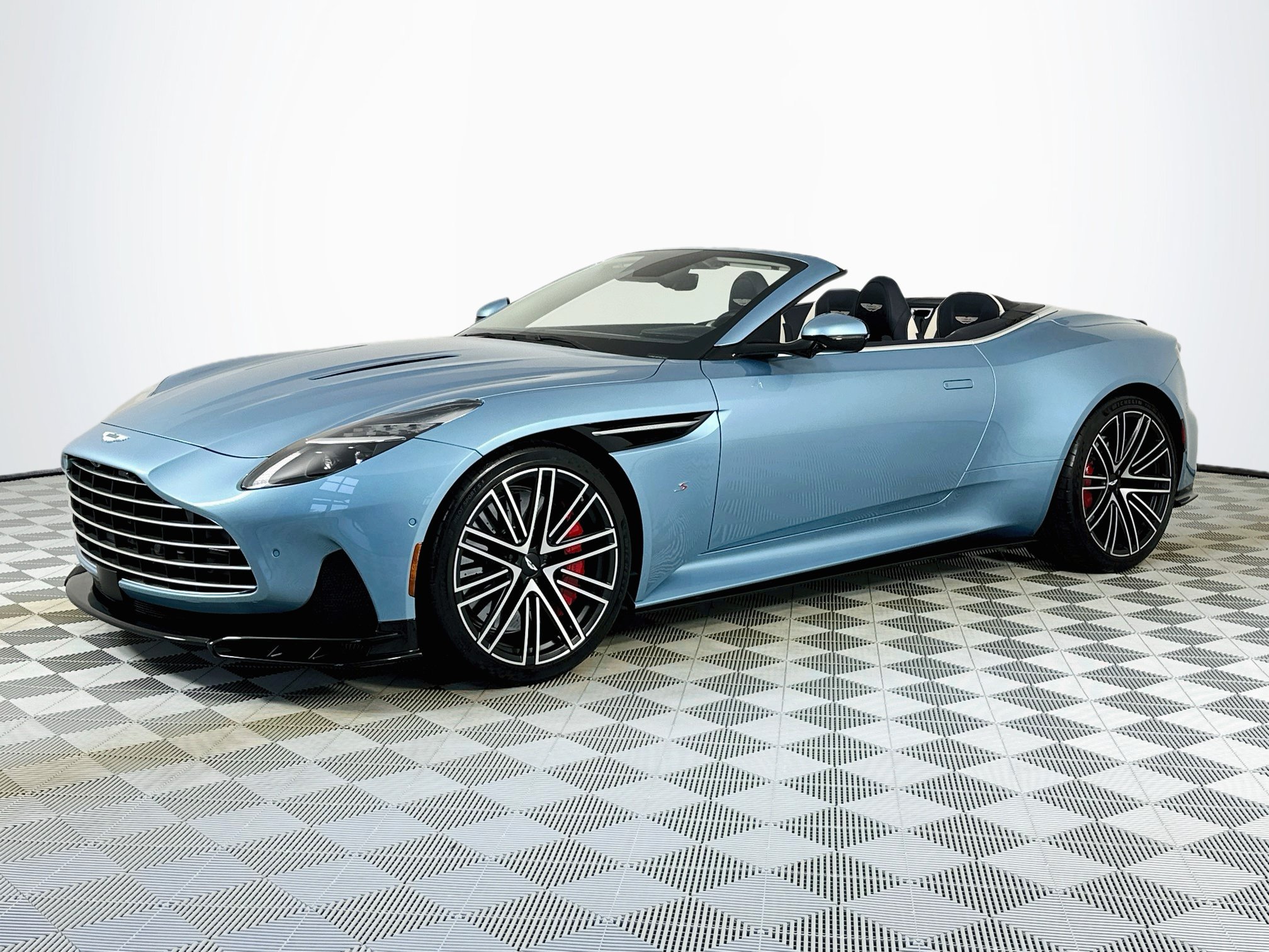 Used 2026 Aston Martin DB12 Convertible RWD image 13