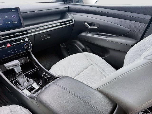 Used 2025 Hyundai Santa Cruz SEL FWD image 23