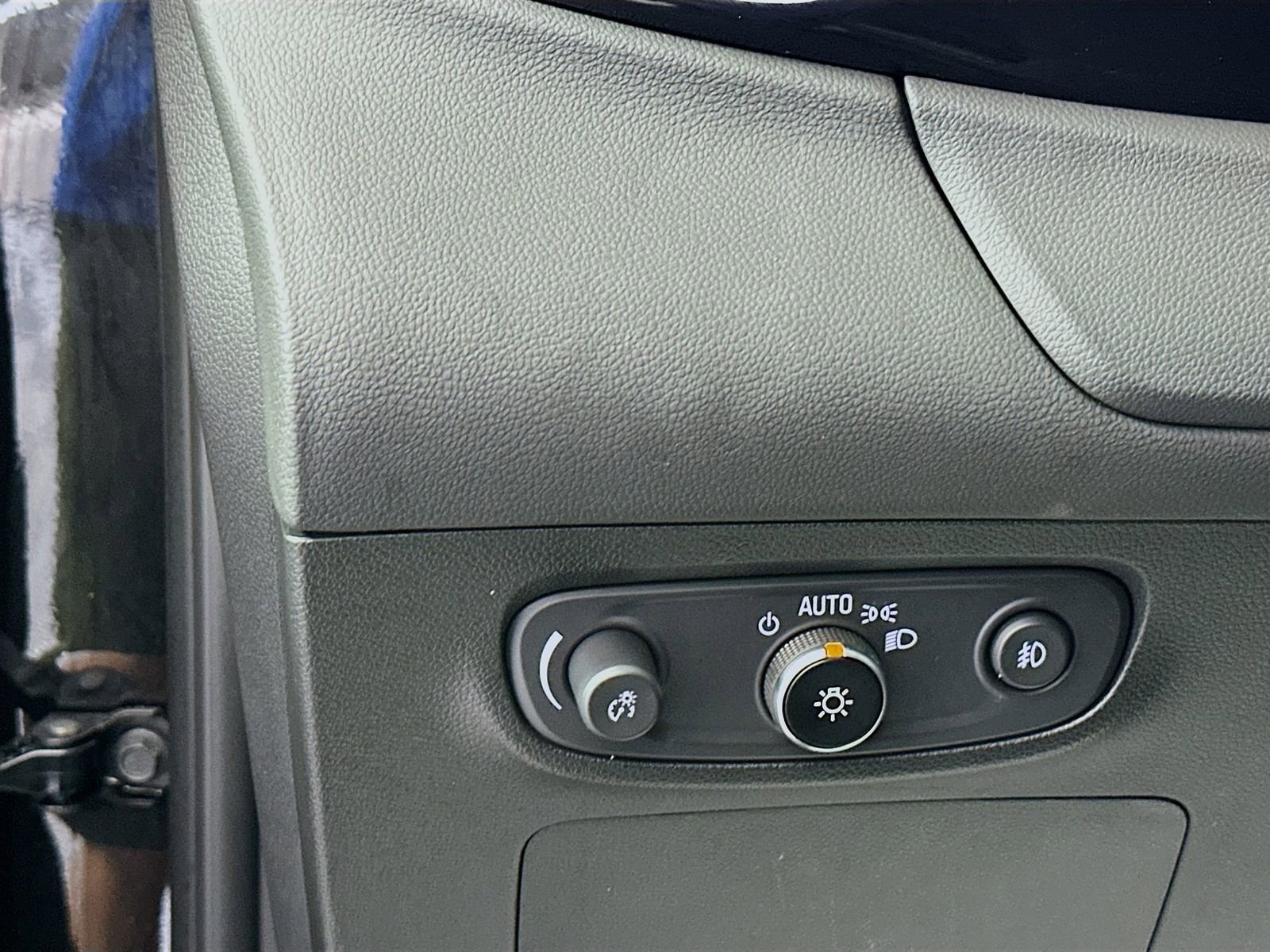Used 2023 Buick Encore GX Preferred w/ Sport Touring Package FWD image 10
