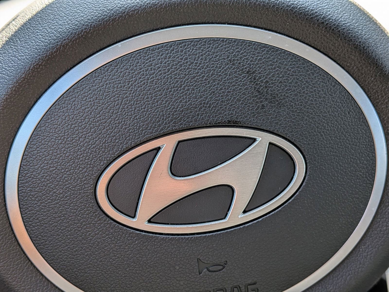 Used 2025 Hyundai Elantra SE image 17