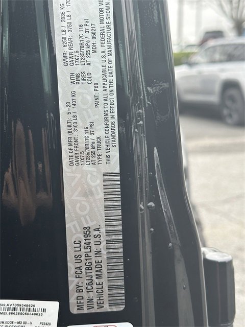 New 2023 Jeep Gladiator Rubicon w/ Cold Weather Group image 30