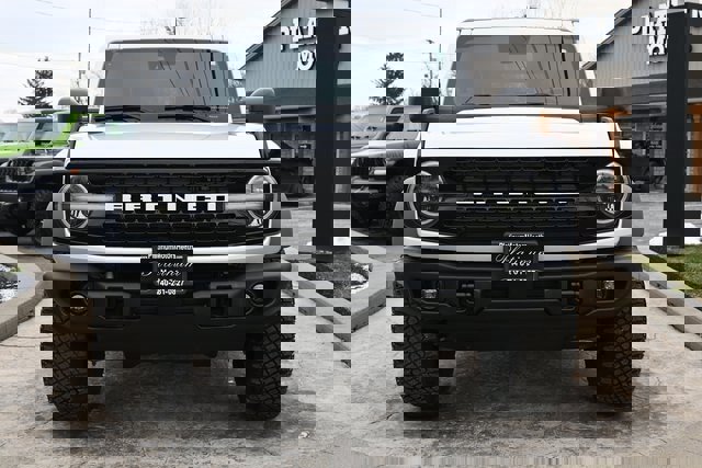 Used 2023 Ford Bronco Wildtrak image 2