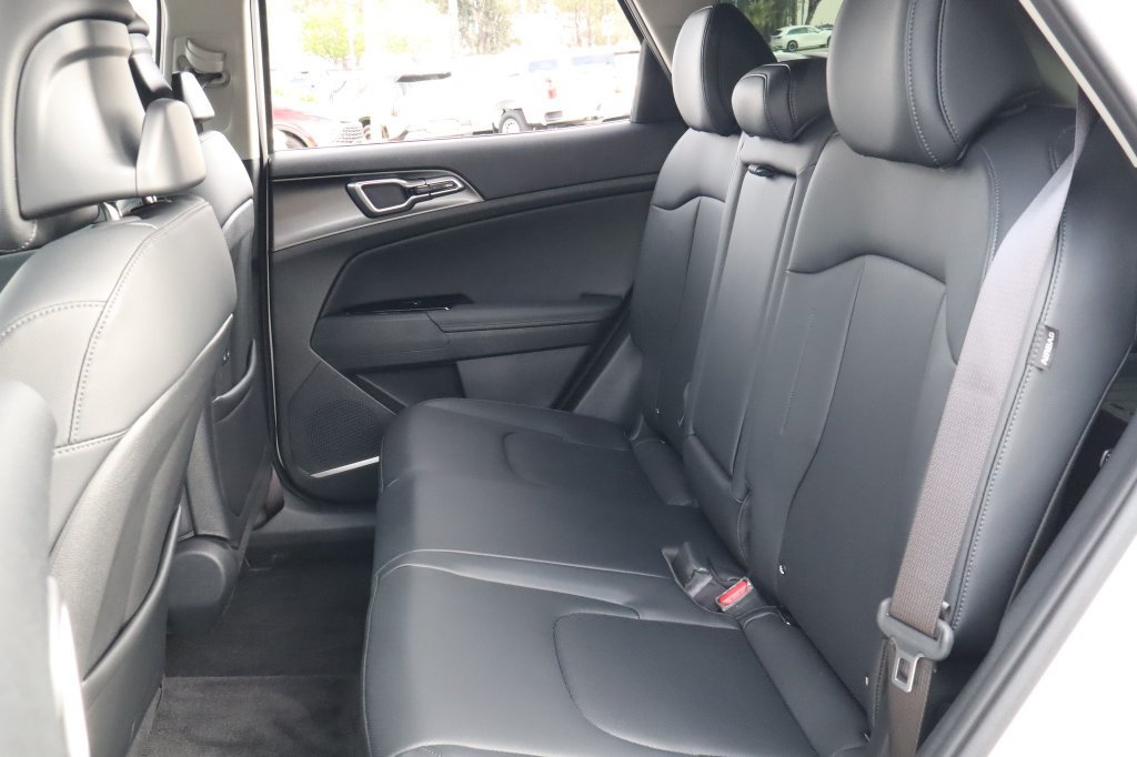 Used 2025 Kia Sportage EX AWD/4WD image 34