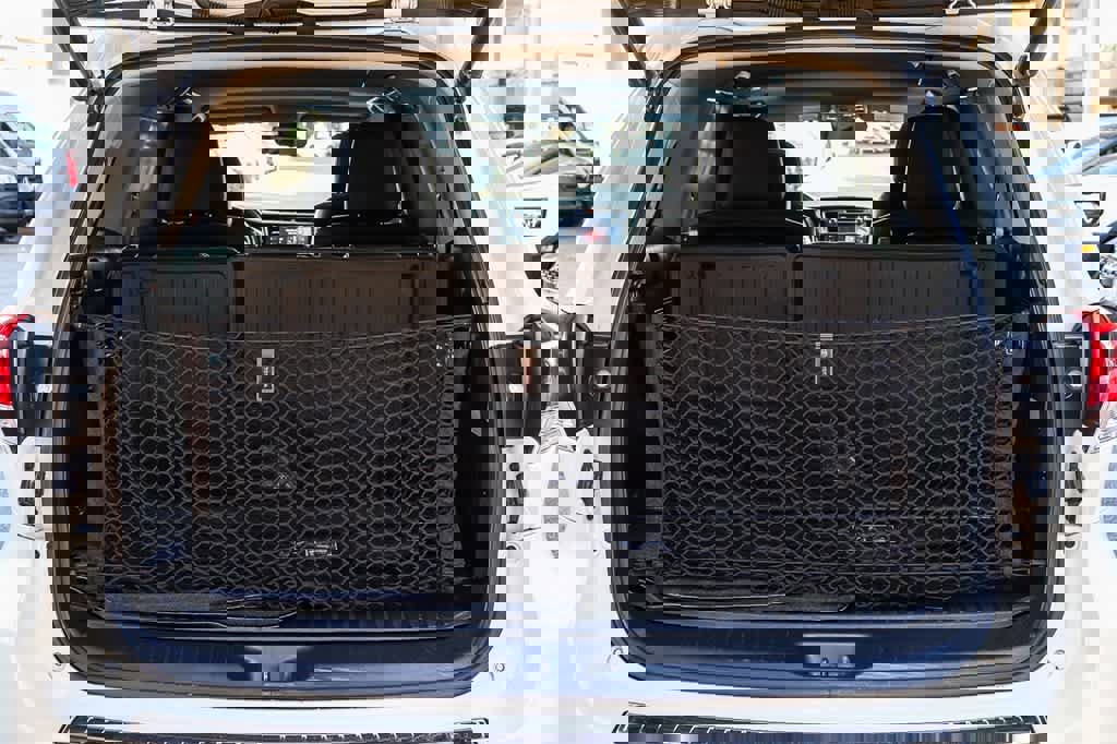 Used 2017 Toyota Highlander SE image 28