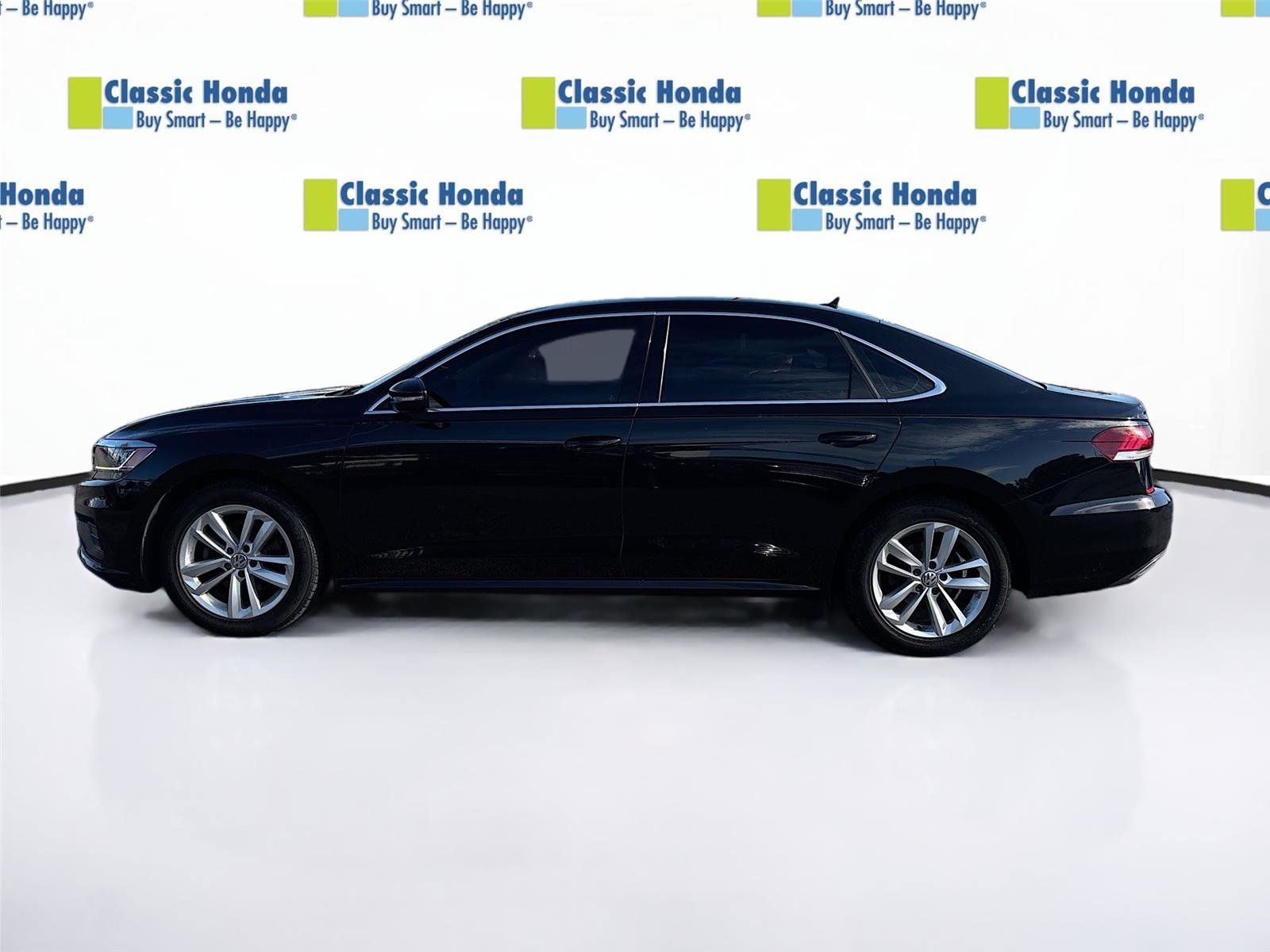 Used 2020 Volkswagen Passat 2.0T SE image 4