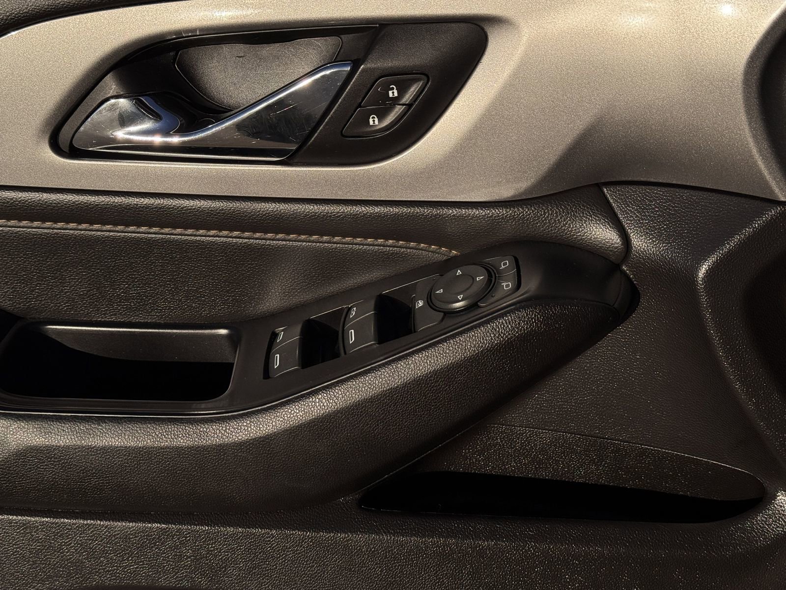 Used 2019 Chevrolet Traverse LT image 27