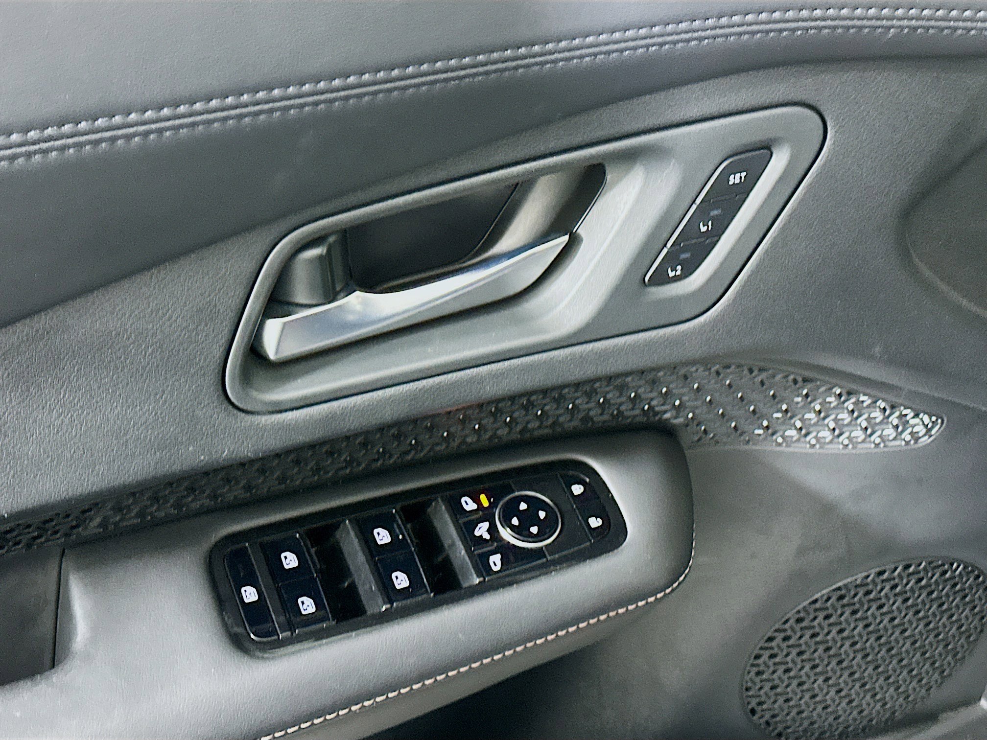 Used 2023 Nissan Ariya FWD image 15