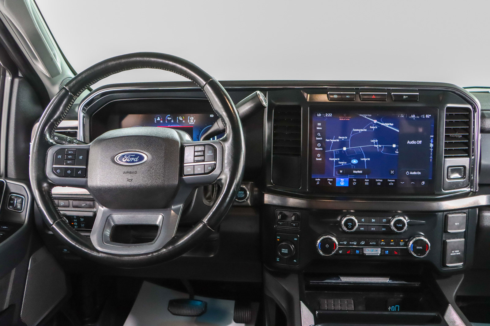 Used 2023 Ford F250 Lariat w/ Sport Appearance Package AWD/4WD image 18