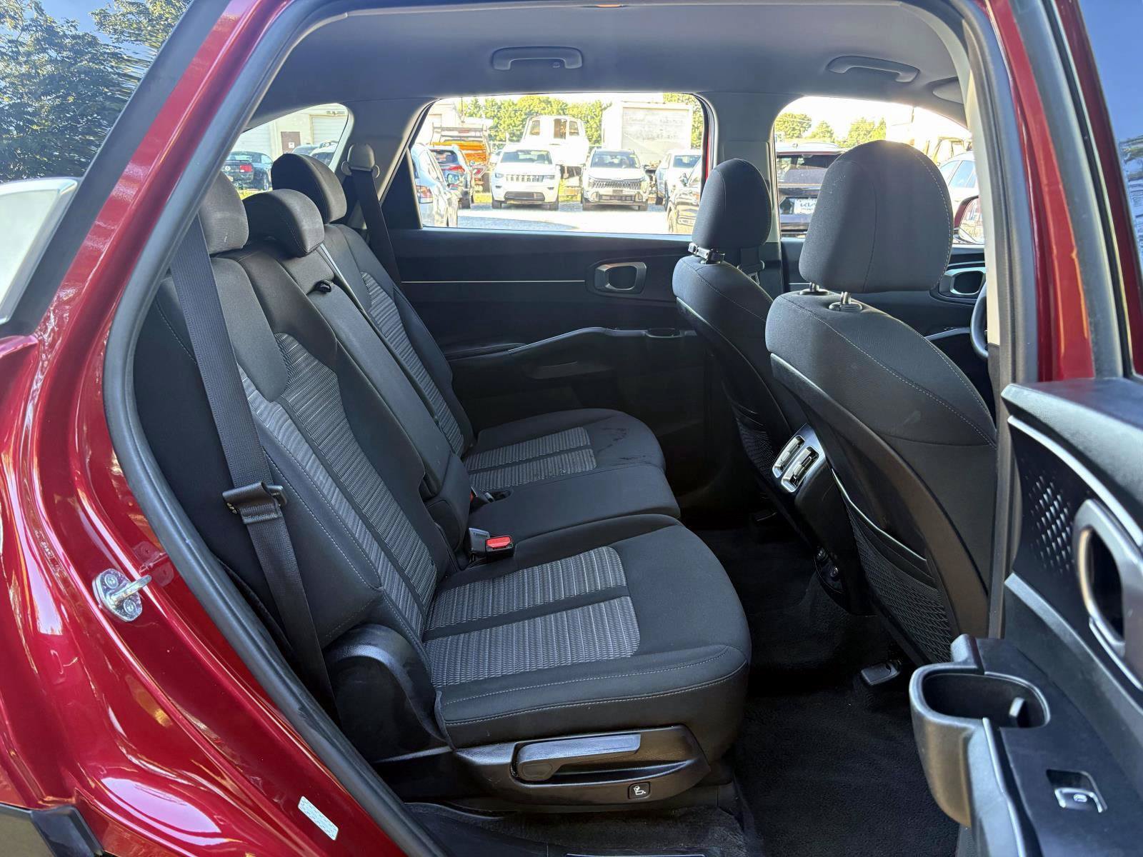 Certified 2022 Kia Sorento LX AWD/4WD image 25