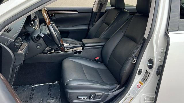 Used 2016 Lexus ES 300h image 8