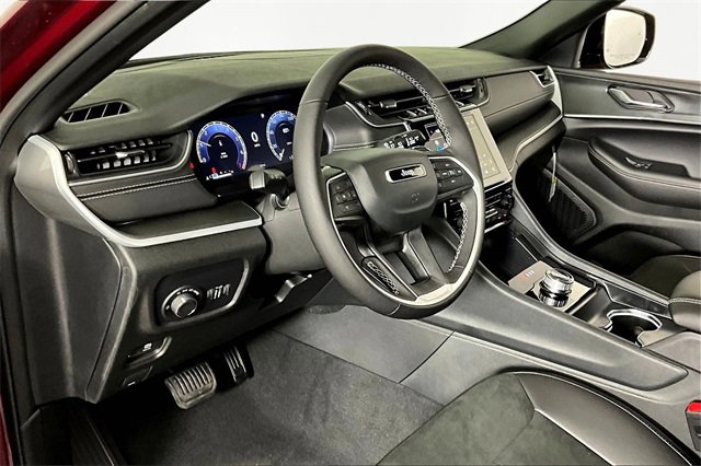 New 2025 Jeep Grand Cherokee L Altitude image 8