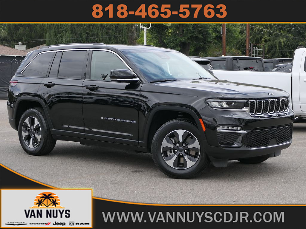 Used 2023 Jeep Grand Cherokee 4WD 4xe image 1