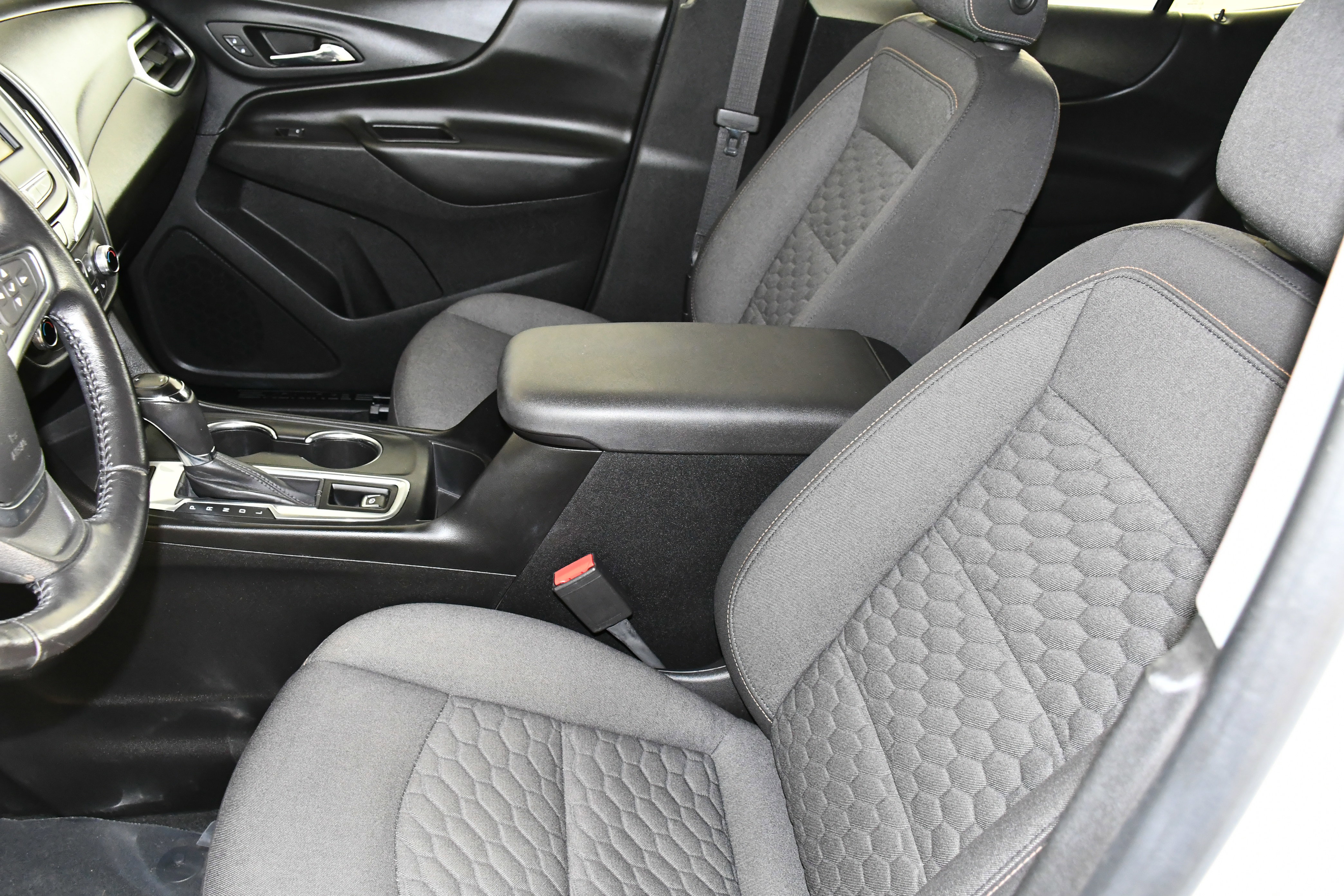 Used 2019 Chevrolet Equinox LT image 36