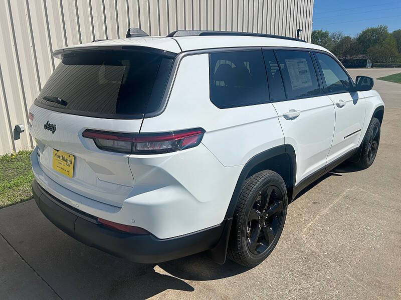 New 2026 Jeep Grand Cherokee L Limited w/ Limited Altitude Package AWD/4WD image 3