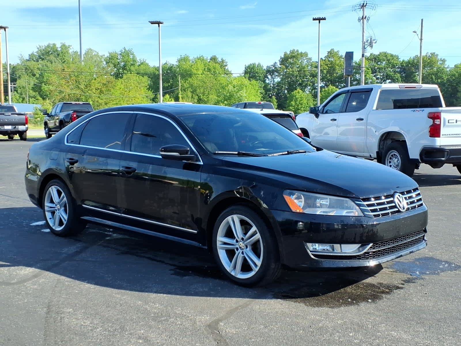 Used 2014 Volkswagen Passat TDI SE FWD image 2