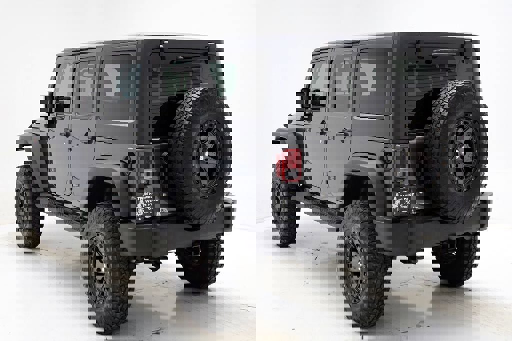 Used 2017 Jeep Wrangler Unlimited Rubicon w/ Dual Top Group image 7